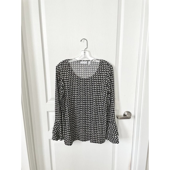 Susan Graver Printed Liquid Knit Top with Ruffle Cuffs Ivory Small - Picture 2 of 7